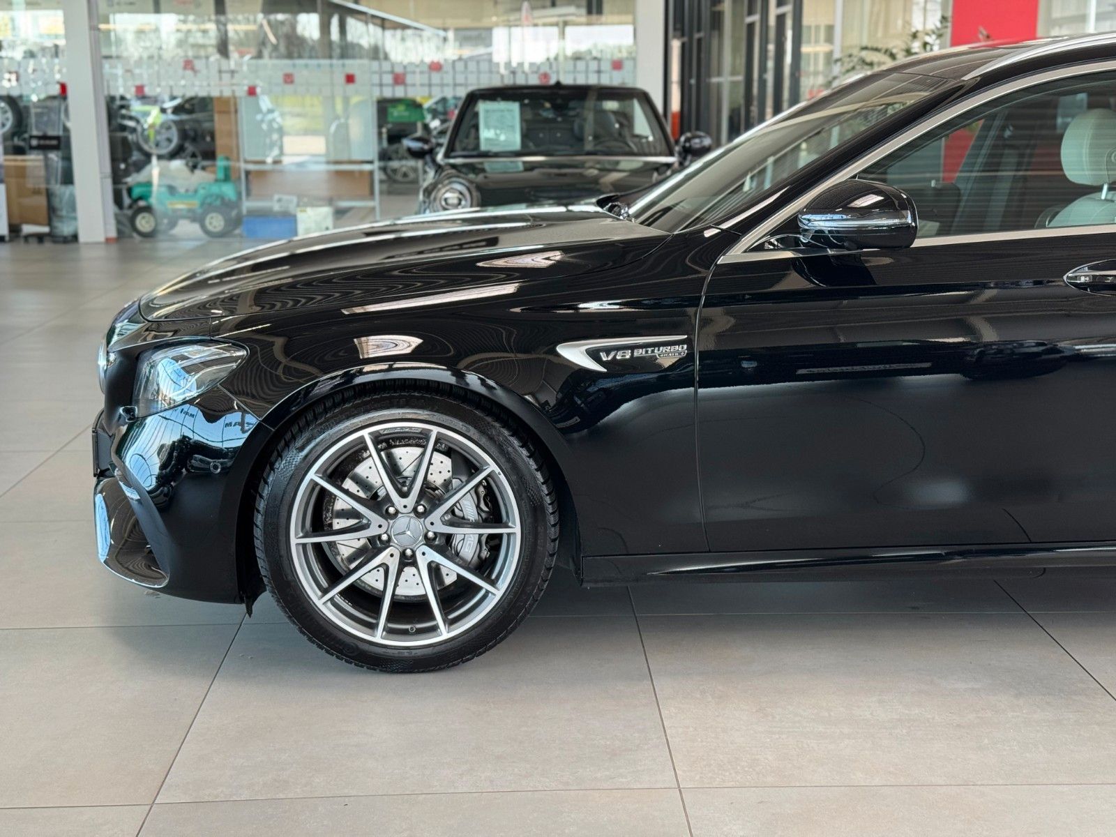 Fahrzeugabbildung Mercedes-Benz E 63 AMG T-Modell 4Matic Burmester VOLL