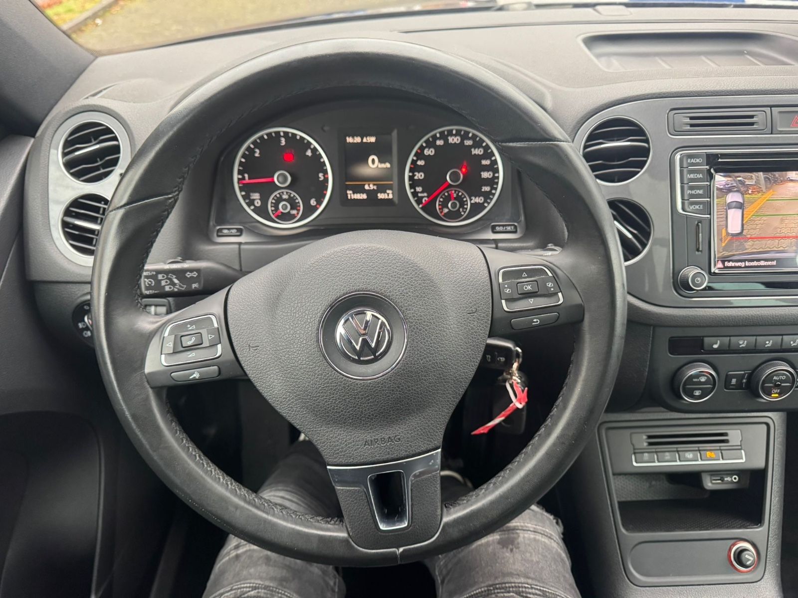 Fahrzeugabbildung Volkswagen Tiguan Sport & Style BMT R Line Navi+Panorama+Xe