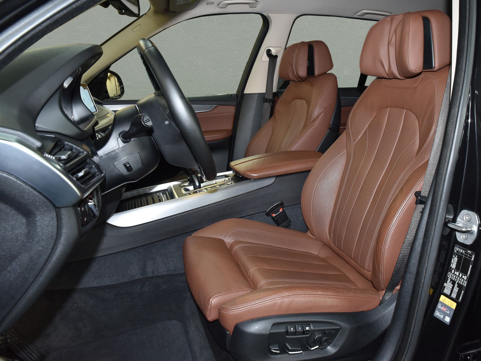 Fahrzeugabbildung BMW X5 40e - NEUER MOTOR mit nur 3.386 Km | Garantie