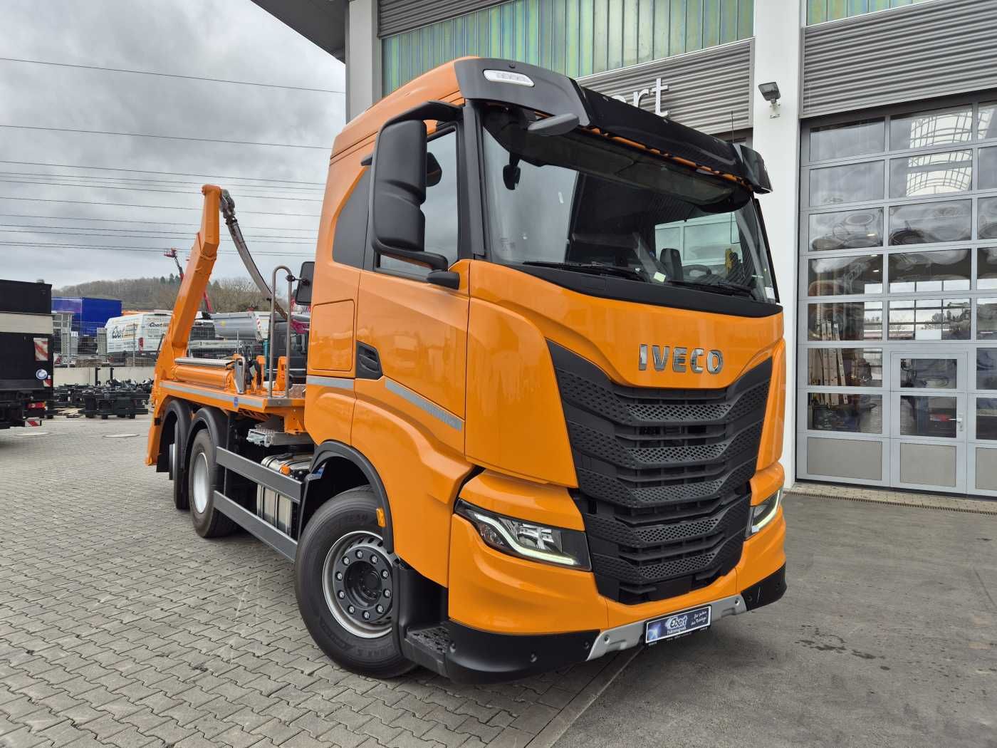 Fahrzeugabbildung Iveco X-Way AS280X46Y/PS ON 6x2 MEILLER  AK16 Intarder