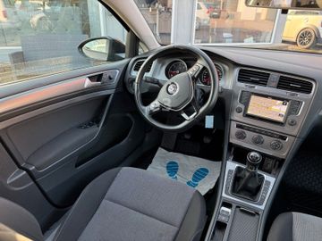 Volkswagen Golf - 10