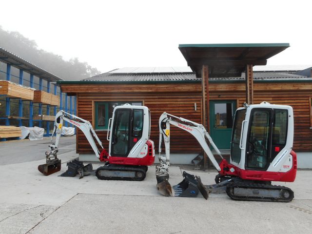 Takeuchi TB 216 mit POWERTILT + hydr. SW + 3 Löffel