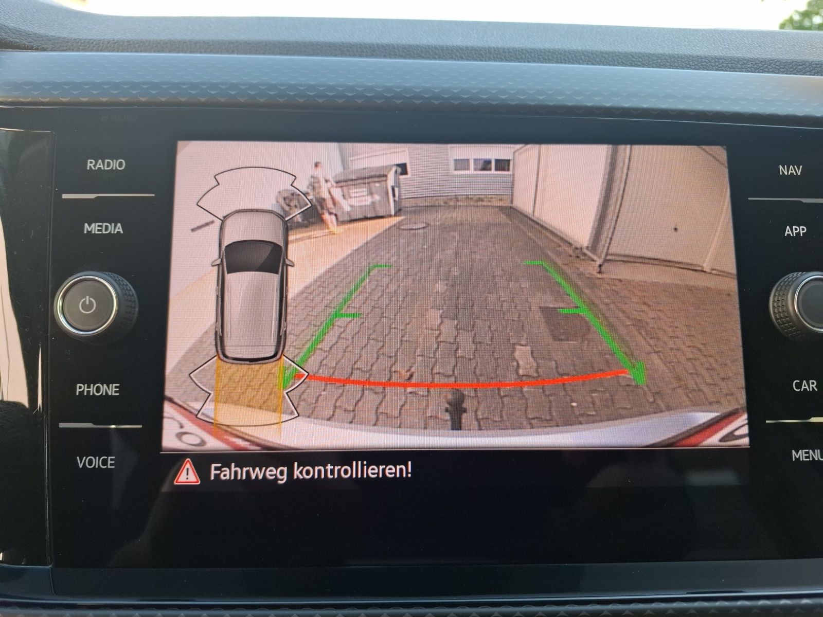 Fahrzeugabbildung Volkswagen T-Cross TSI Life AHK AID Climatronic ACC RFK SH