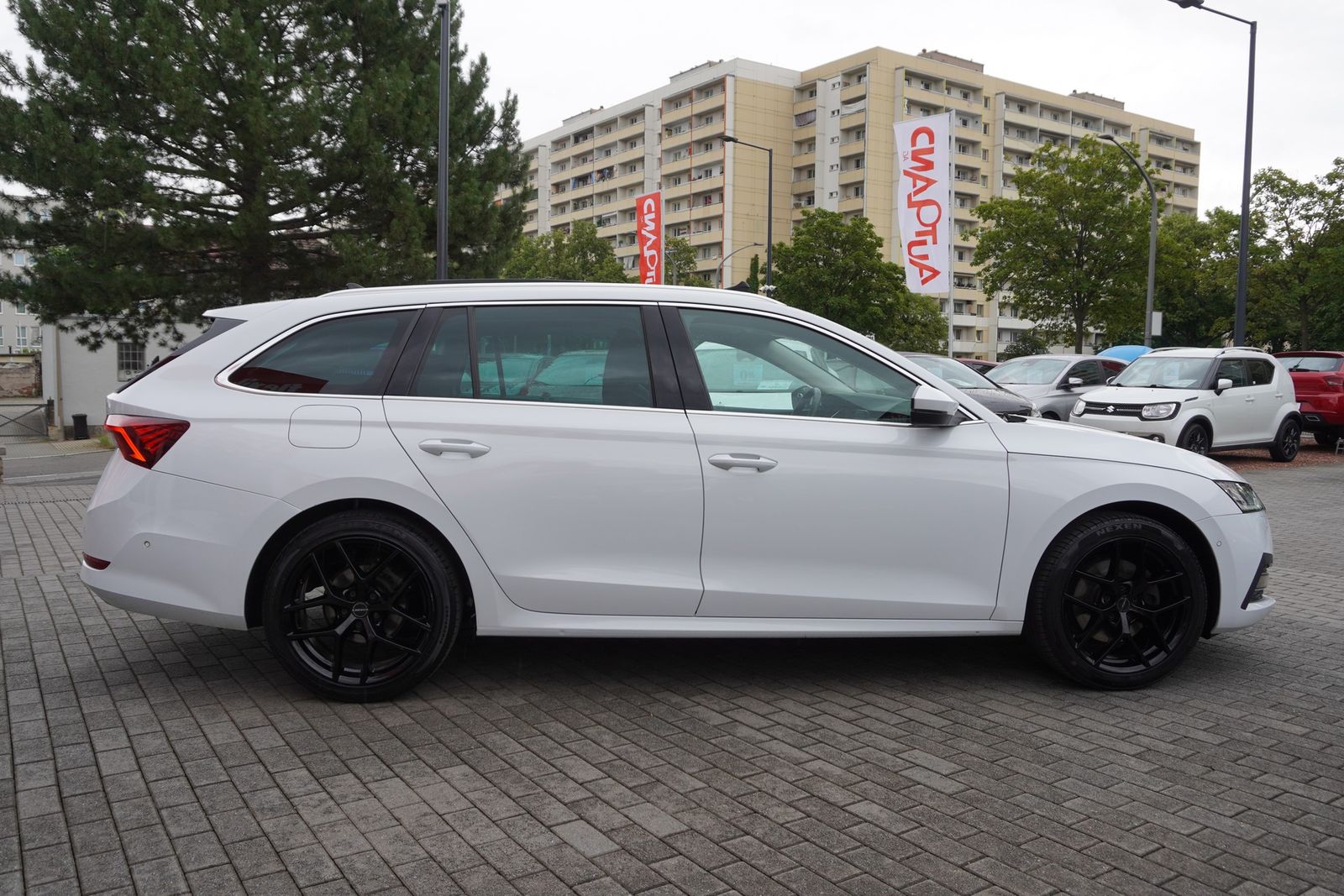 Skoda Octavia Combi 1.5 TSI First Edition LED Navi ACC foto 7