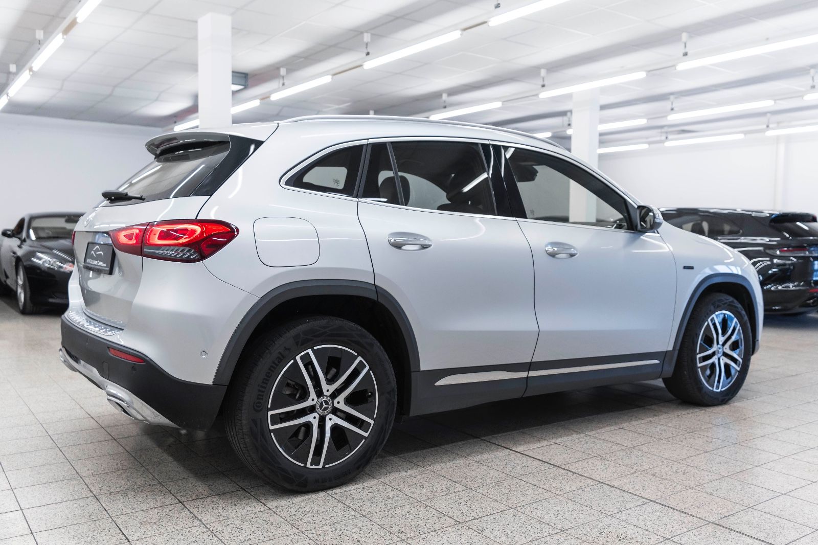 Fahrzeugabbildung Mercedes-Benz GLA 250e PLUG-IN ACC LED KAM TOTW KEYLESS GO NAV