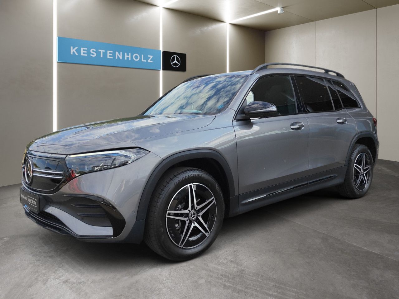 Mercedes-Benz EQB 250 AMG+NIGHT+360°+PANO+VZE+MIDLINE+KEYLESS foto 2
