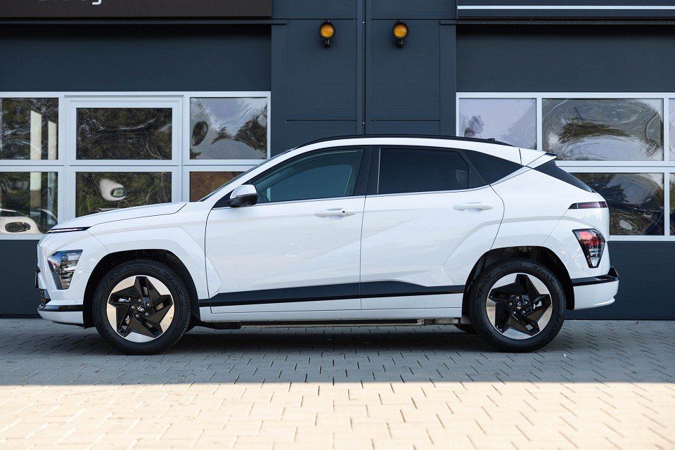 Fahrzeugabbildung Hyundai KONA Elektro 48,4kWh TREND Assi BOSE el. Heckkla