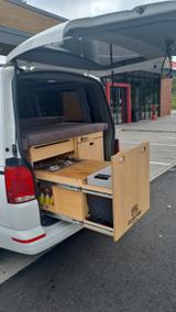 Volkswagen Camper T6 lang mit Hochdach und Küche - Kastenwagen mit 5 Schlafplätzen