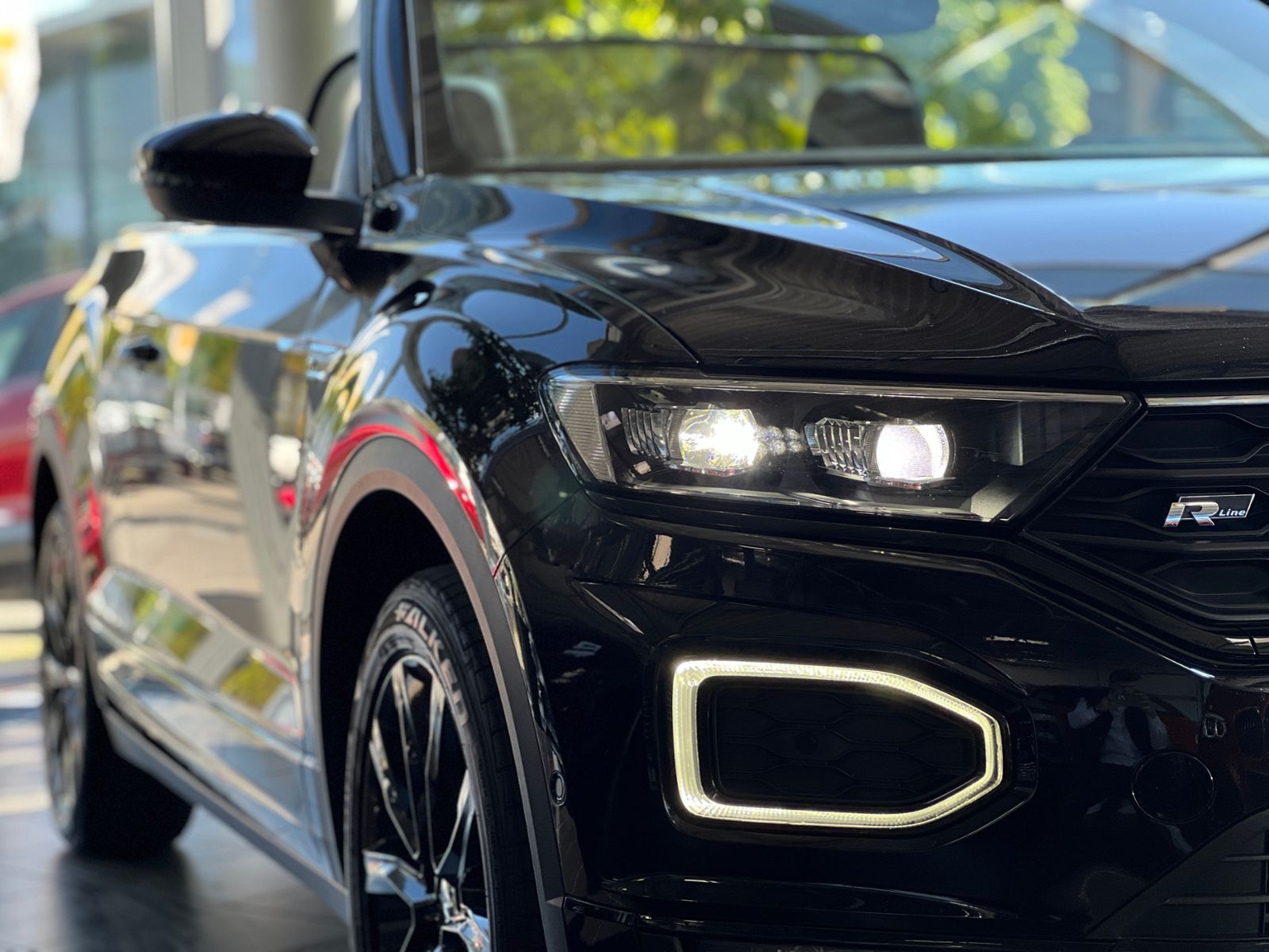 Fahrzeugabbildung Volkswagen T-Roc Cabriolet R Line Black AHK BEATS KEYLESS