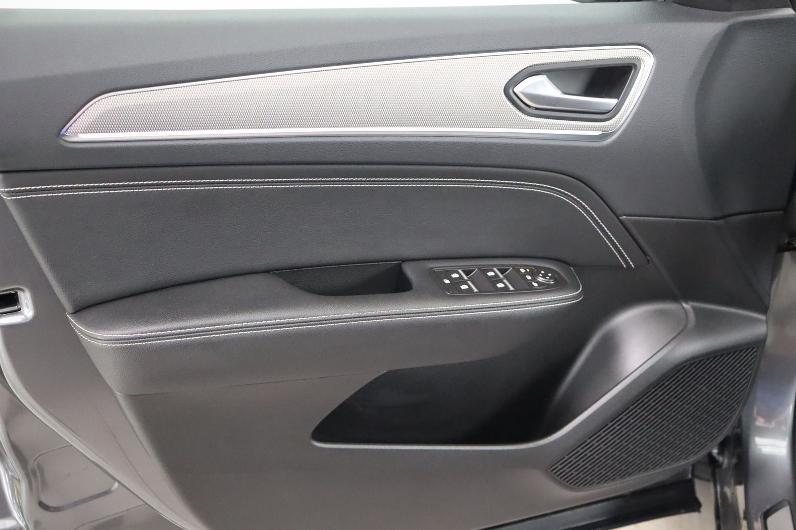 Fahrzeugabbildung Renault Arkana * LED * RFK * Lenkradhzg.