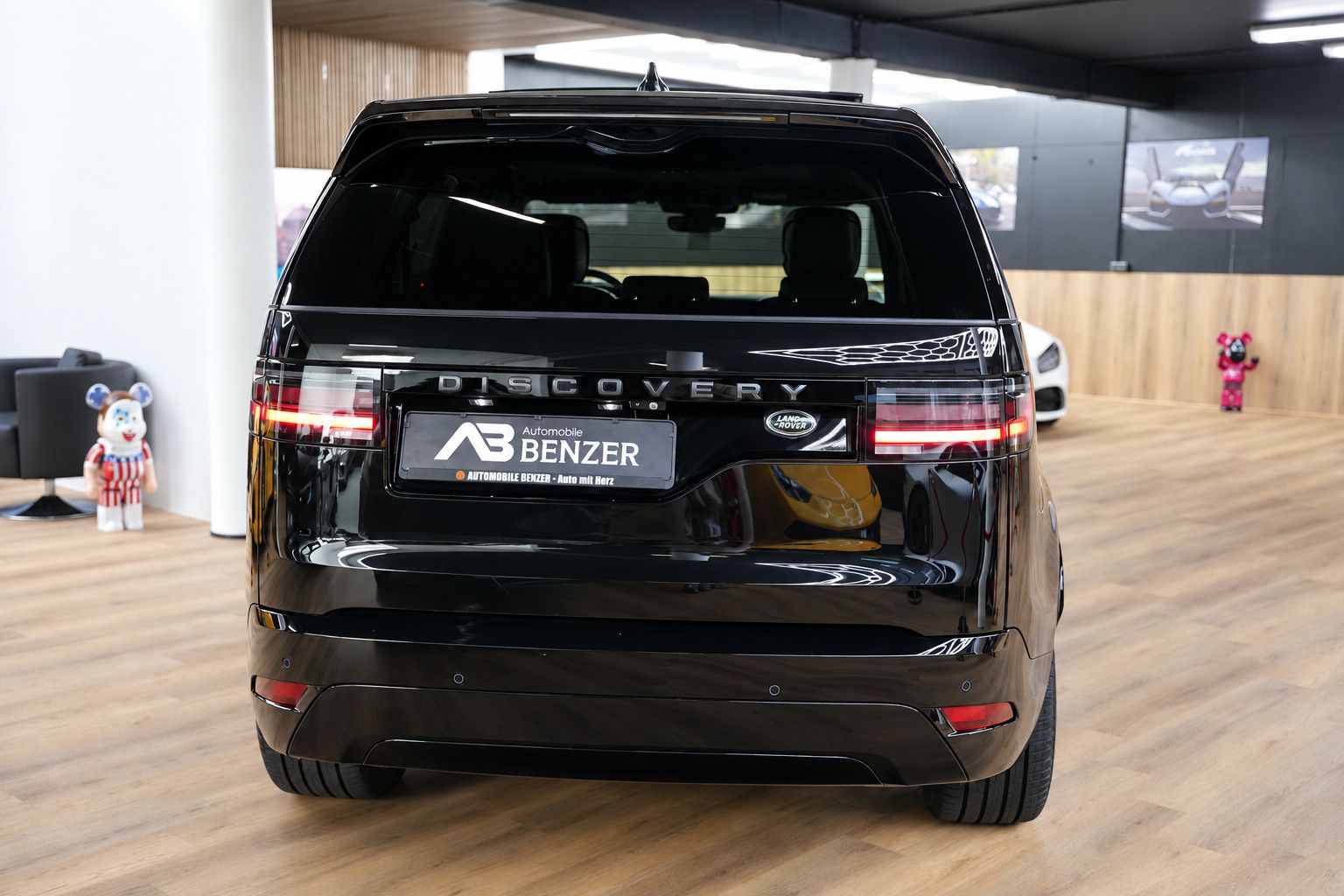 Fahrzeugabbildung Land Rover Discovery SE*R-Dynamic*7-Sitz*Pano*Meridian*360°