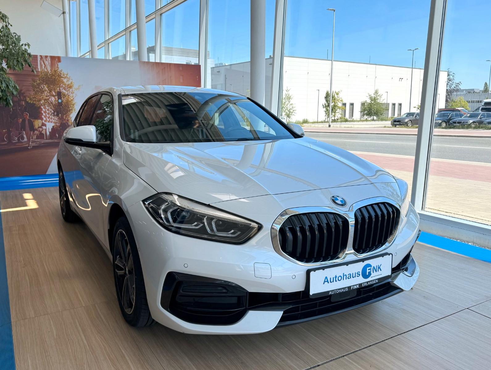 BMW 118d Sport Line LC.Prof. Kamera H&K ACC LED