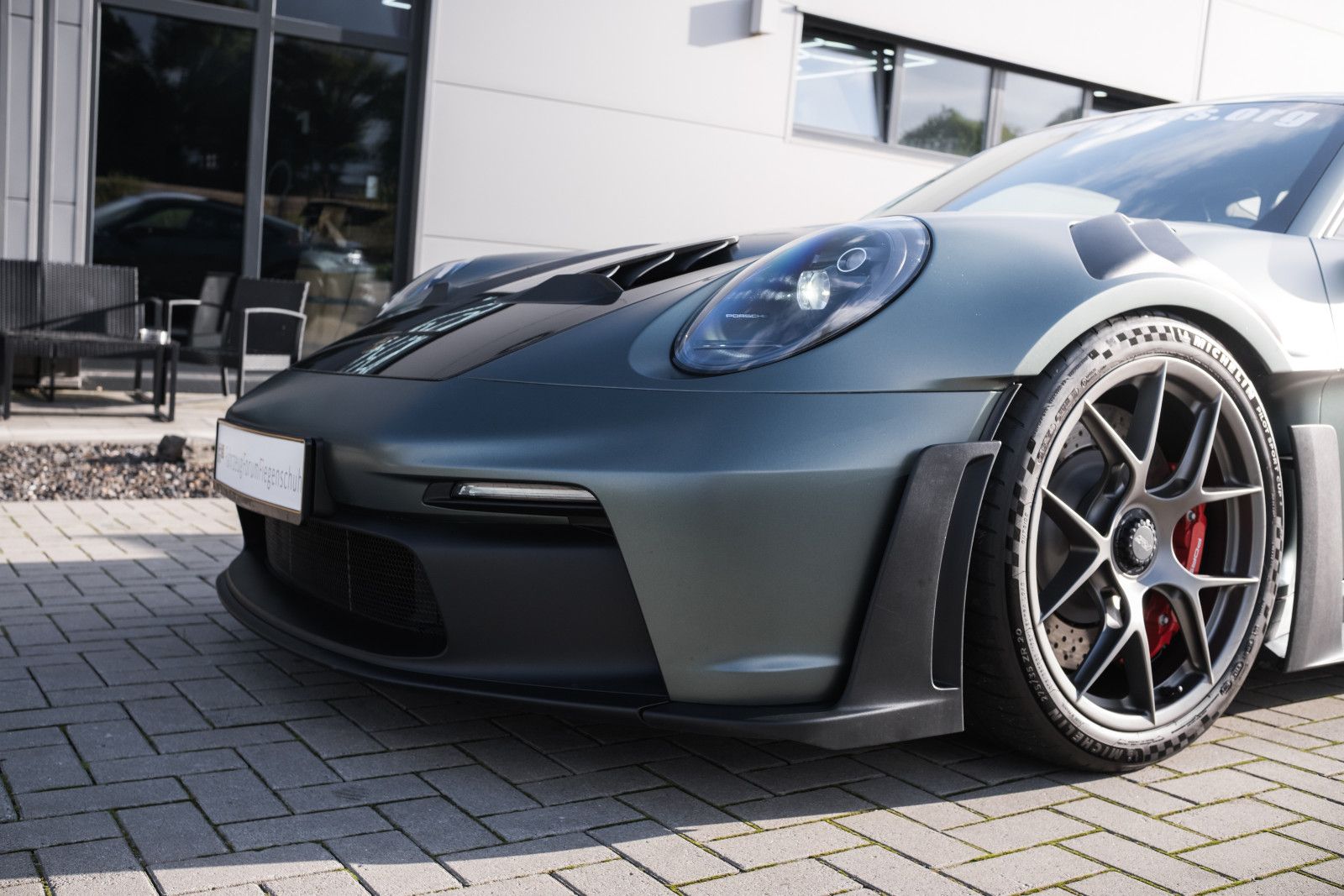 Fahrzeugabbildung Porsche 992 GT3 RS-Weissach-Lift - PTS malachitgrün-LED