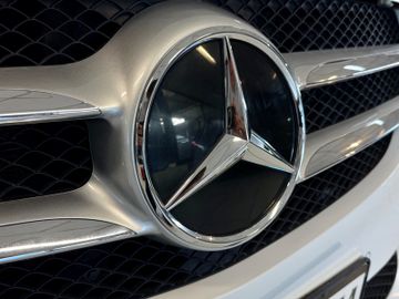 Mercedes V 220 - 4