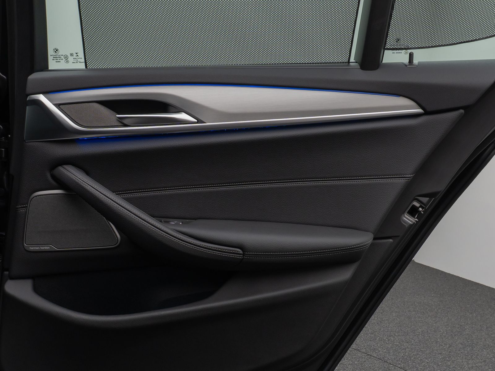 Fahrzeugabbildung BMW 530d xD M Sport Laser Kamera HUD DAB H/K Komfort