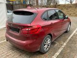 BMW 218i Active Tourer-UNFALLFREI-SERVICE NEU-NAVI - gebrauchte BMW 218 Active Tourer aus dem Jahr 2015