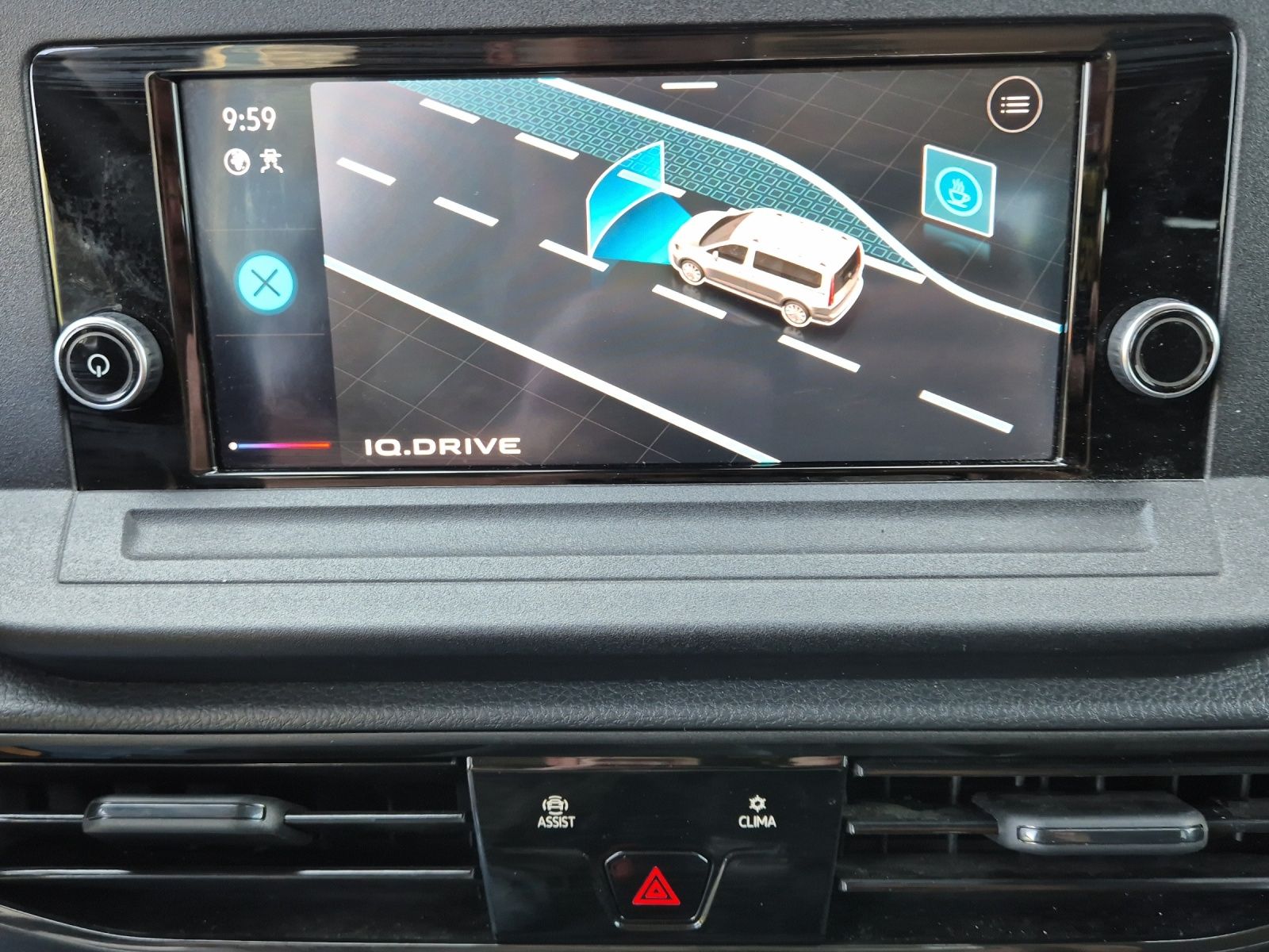 Fahrzeugabbildung Volkswagen Caddy Kombi TDI Maxi 4MOT AHZV LED AHK Klima GRA