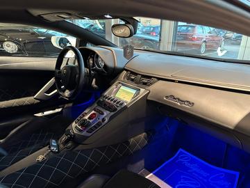 صورة مصغرة 12 لـ 2011 Lamborghini AVENTADOR