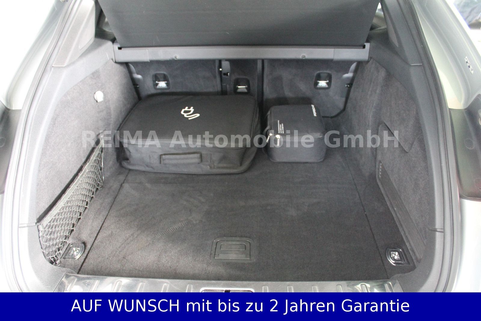 Fahrzeugabbildung Porsche Panamera Sport Turismo Turbo S E-Hybrid, Matrix