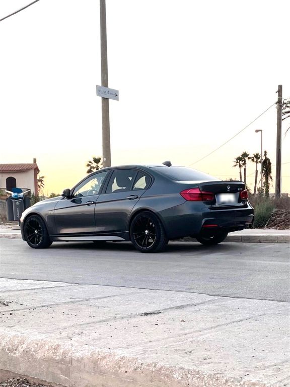 Image of BMW 330