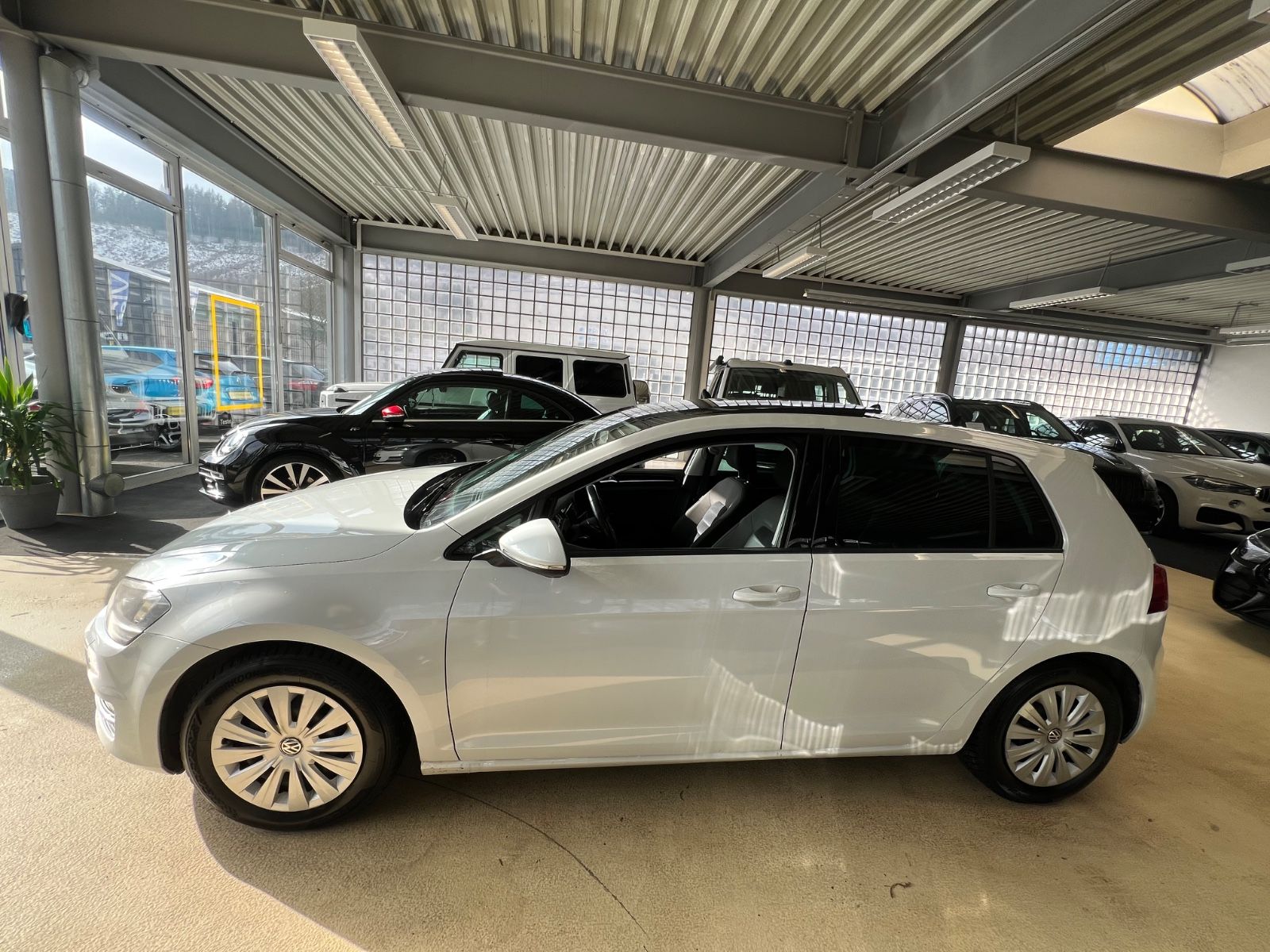 Fahrzeugabbildung Volkswagen Golf VII Lim. 2.0 TDI Highline PANORAMADACH*1.HD