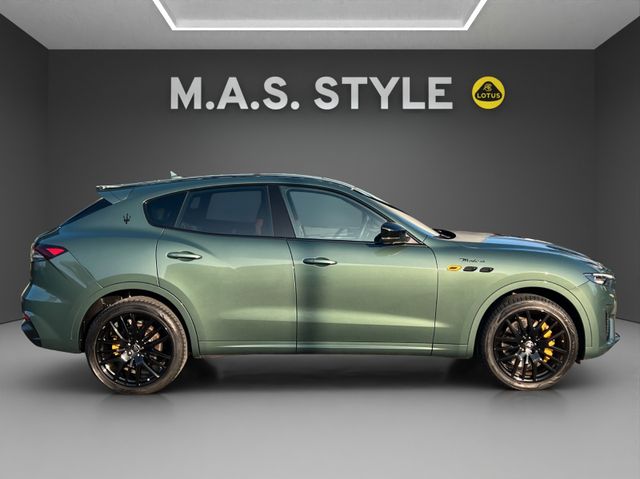 Fahrzeugabbildung Maserati Levante 3.0 V6 Modena Facelift Sonderlack