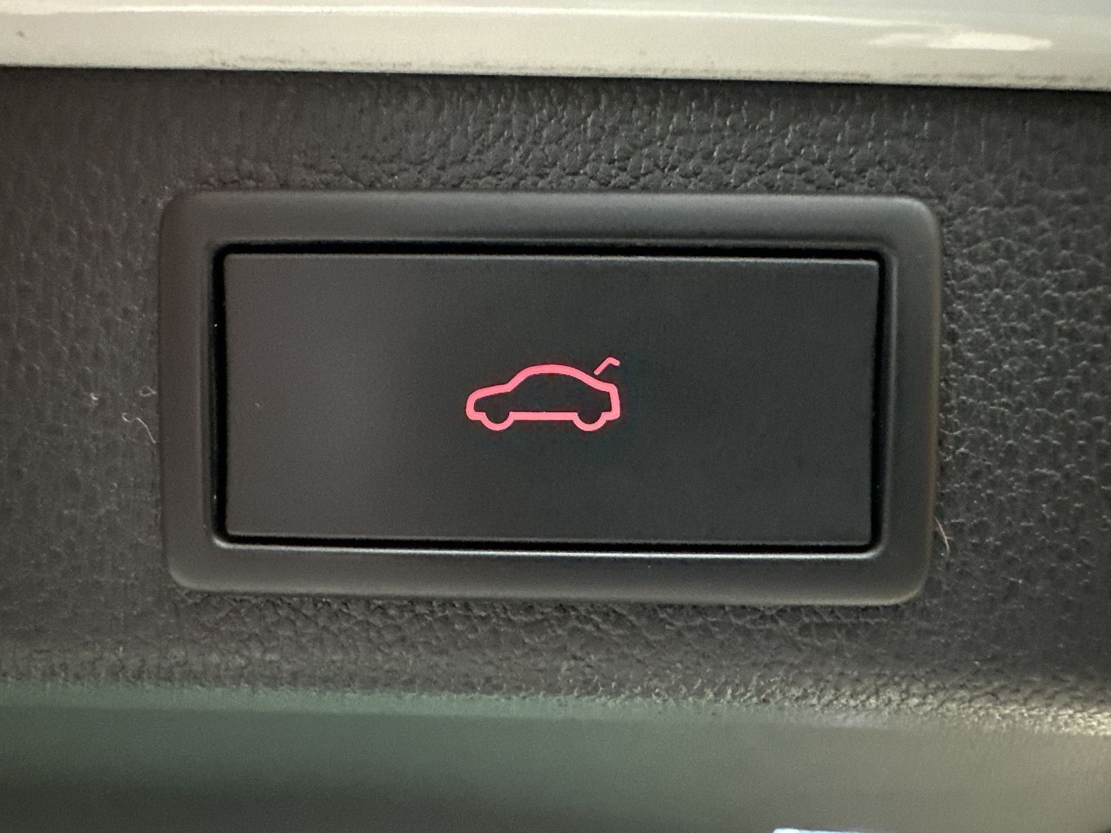 Fahrzeugabbildung SKODA Superb Combi 2.0 TDI DSG Ambition NAV+LED+AHK+VC