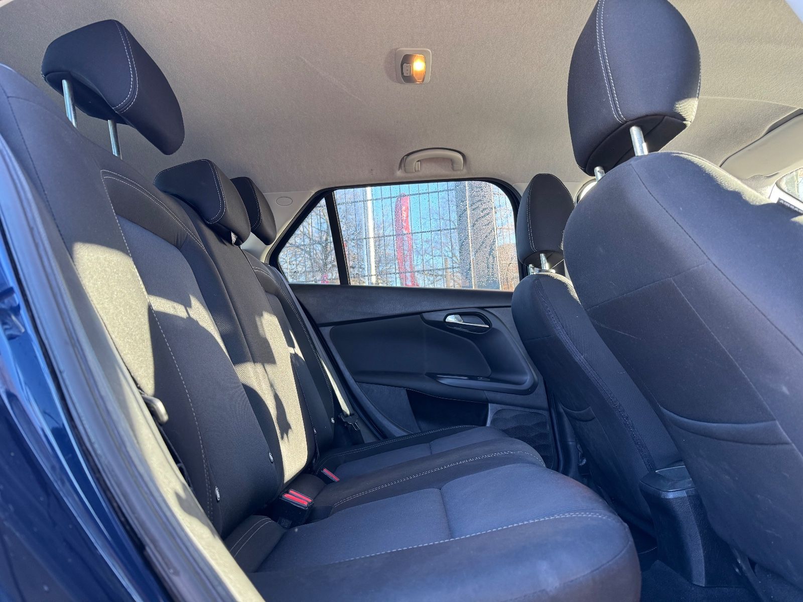 Fahrzeugabbildung Fiat Tipo 1.4 Easy*TEMPO*LED*KLIMA*SHZ*PDC*BT*DAB