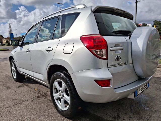 Toyota RAV 4 2.2 D-4D 136 CV.-4x4 INSERIBILE-