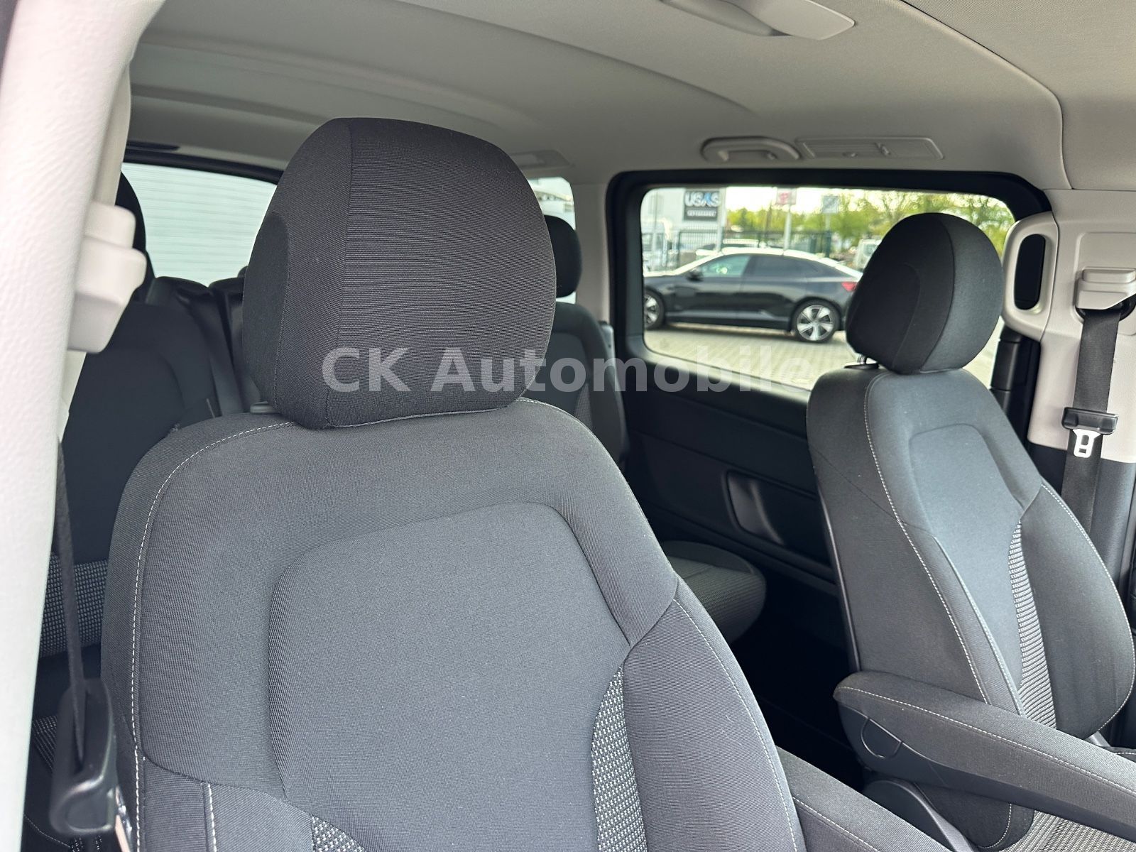 Fahrzeugabbildung Mercedes-Benz V 250d EDITION 4MATIC lang/7 Sitze/Navi/LED/AHK