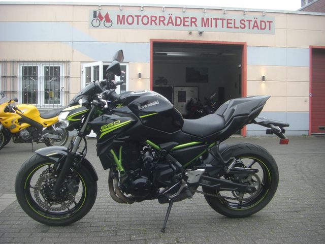 Kawasaki Z 650 ABS LED 1.HAND AKRAPOVIC AUSPUFF