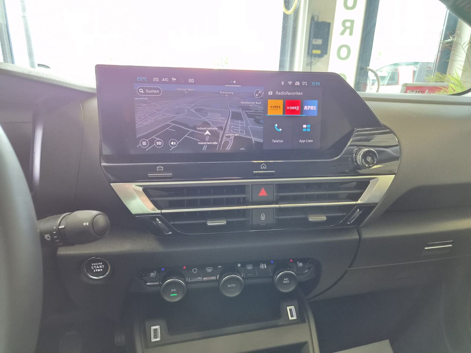 Fahrzeugabbildung Citroën C4 Lim. Plus / LED / NAVI / KAMERA / Sitzhz.
