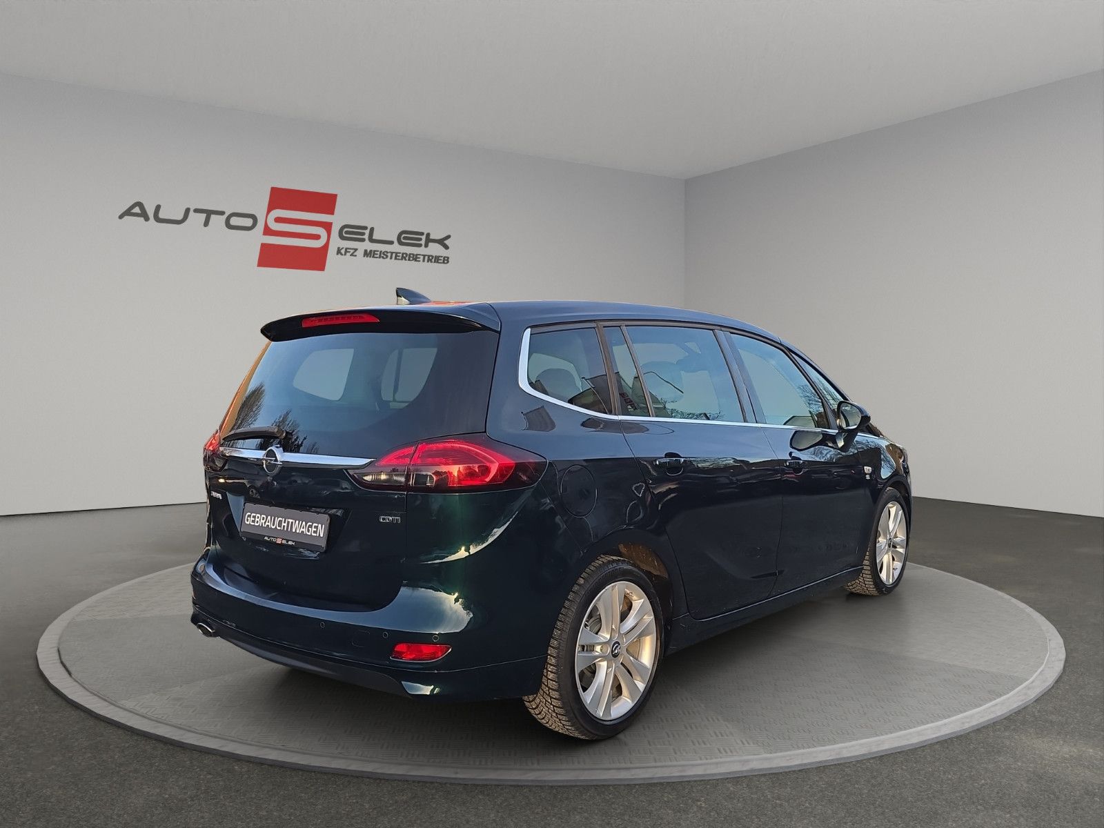 Fahrzeugabbildung Opel Zafira Tourer 7-SiTZER+AUTOMATiK+KAMERA+PANORAMA