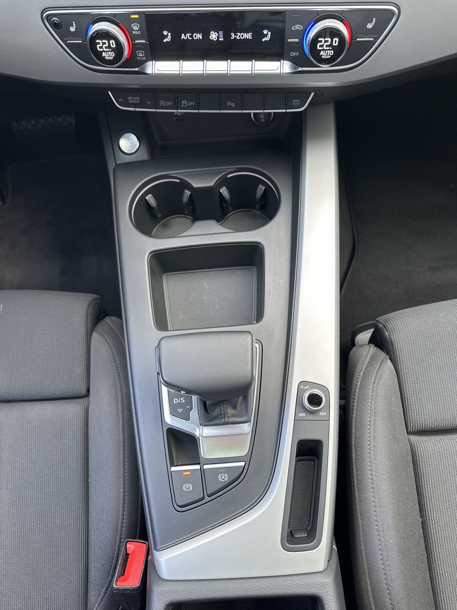 Fahrzeugabbildung Audi A4 Avant 40 TDI S-Line NAV+LED+PANO+DSP+19ZO+PP