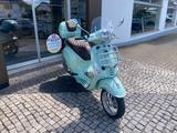 Vespa Primavera 125 mit Top-Case und Scheibe - VESPA PRIMAVERA 125 S