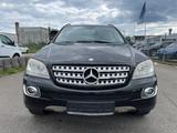 Mercedes-Benz ML 350 M -Klasse ML 350 - Mercedes-Benz ML 350 mit Benzin-Antrieb