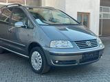 Volkswagen Sharan 1,9 Ltr. - 85 kW TDI,Trendline 7 Sit. - Volkswagen Sharan mit Diesel-Antrieb: Kleinbus, 1.9