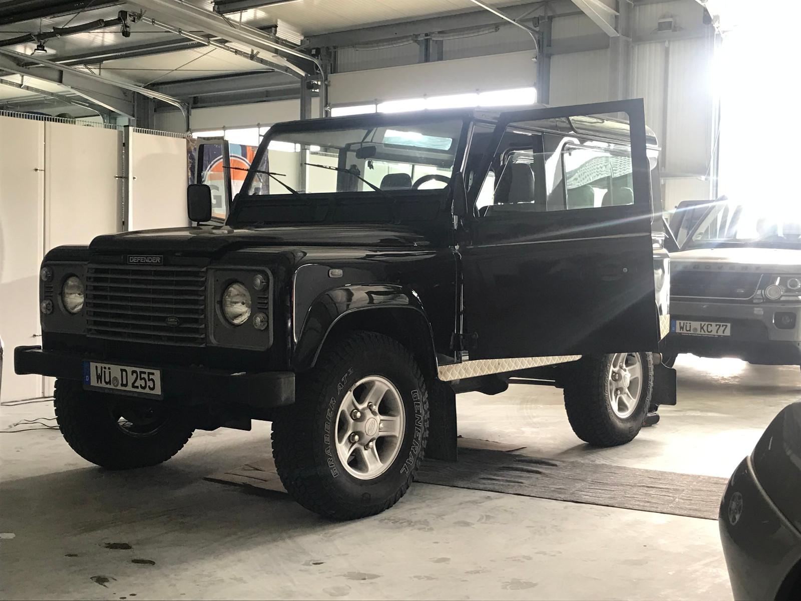 Land Rover Defender