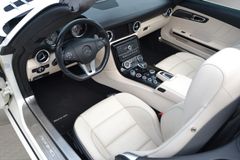 MERCEDES-BENZ SLS AMG Roadster