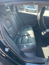 Tesla Model 3 Allradantrieb mit Dualmotor Performa... - Tesla aus 2022