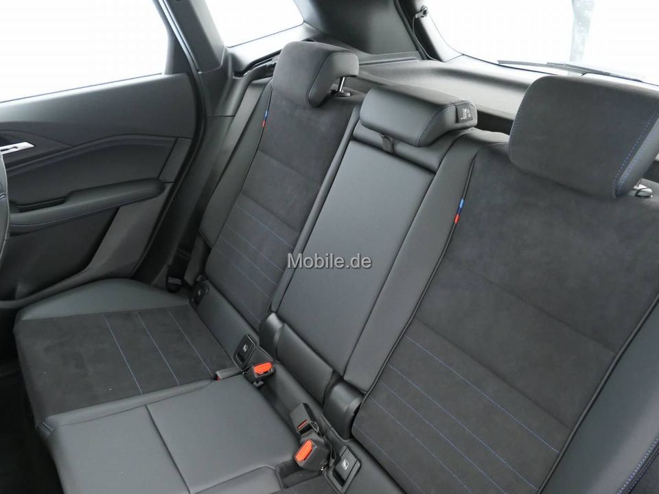 BMW 223 Active Tourer - Bild 8