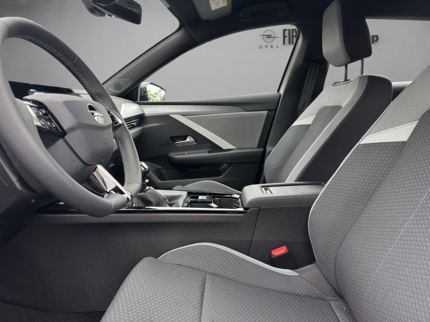 Opel Astra 5- Türer Edition PDS vorne/ hinten LM-Räde