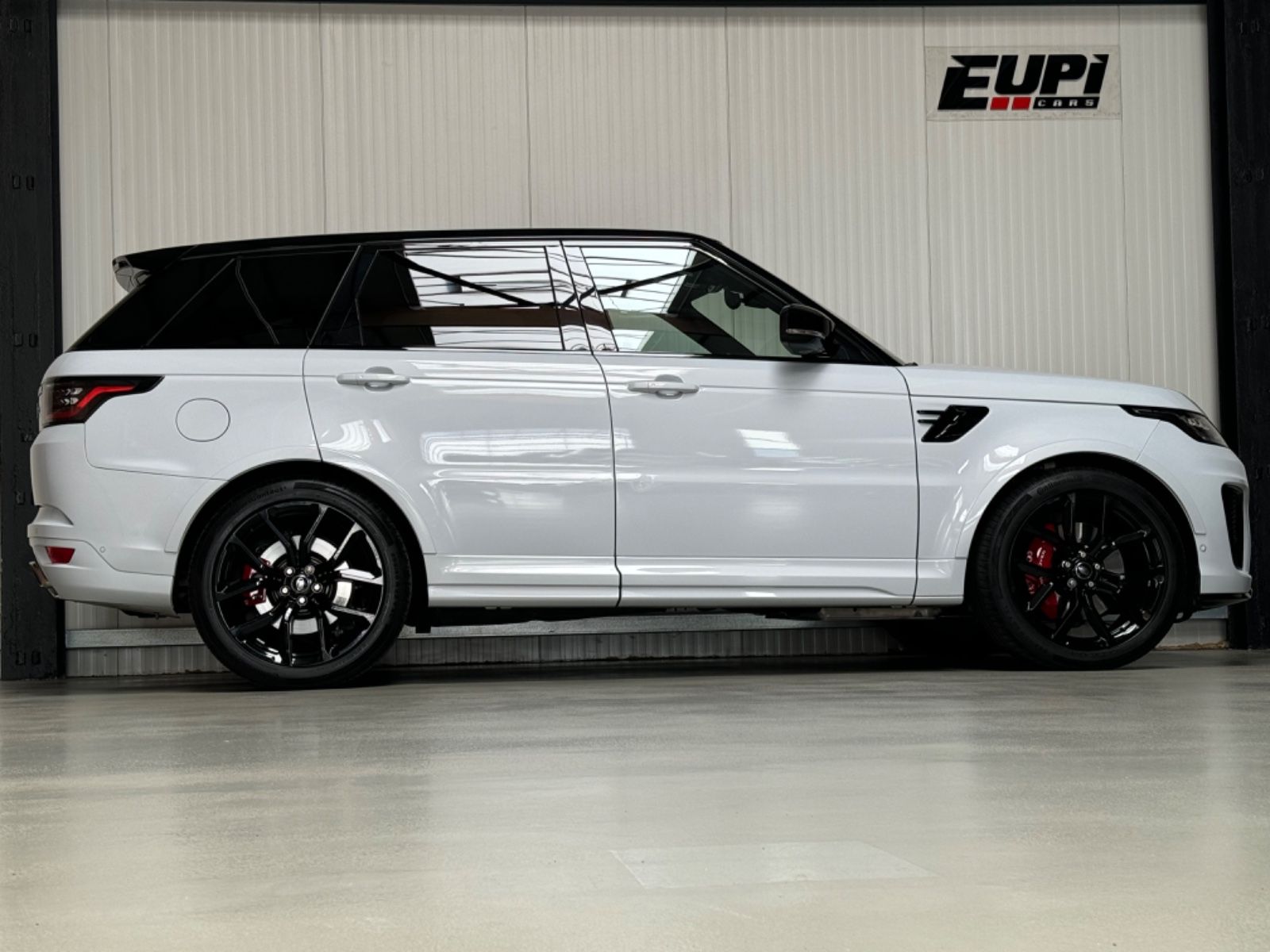 Fahrzeugabbildung Land Rover Range Rover Sport SVR/LASER LED/Standheiz./360°