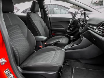 Ford Fiesta Titanium Abstandstempomat LED Sitzheizung