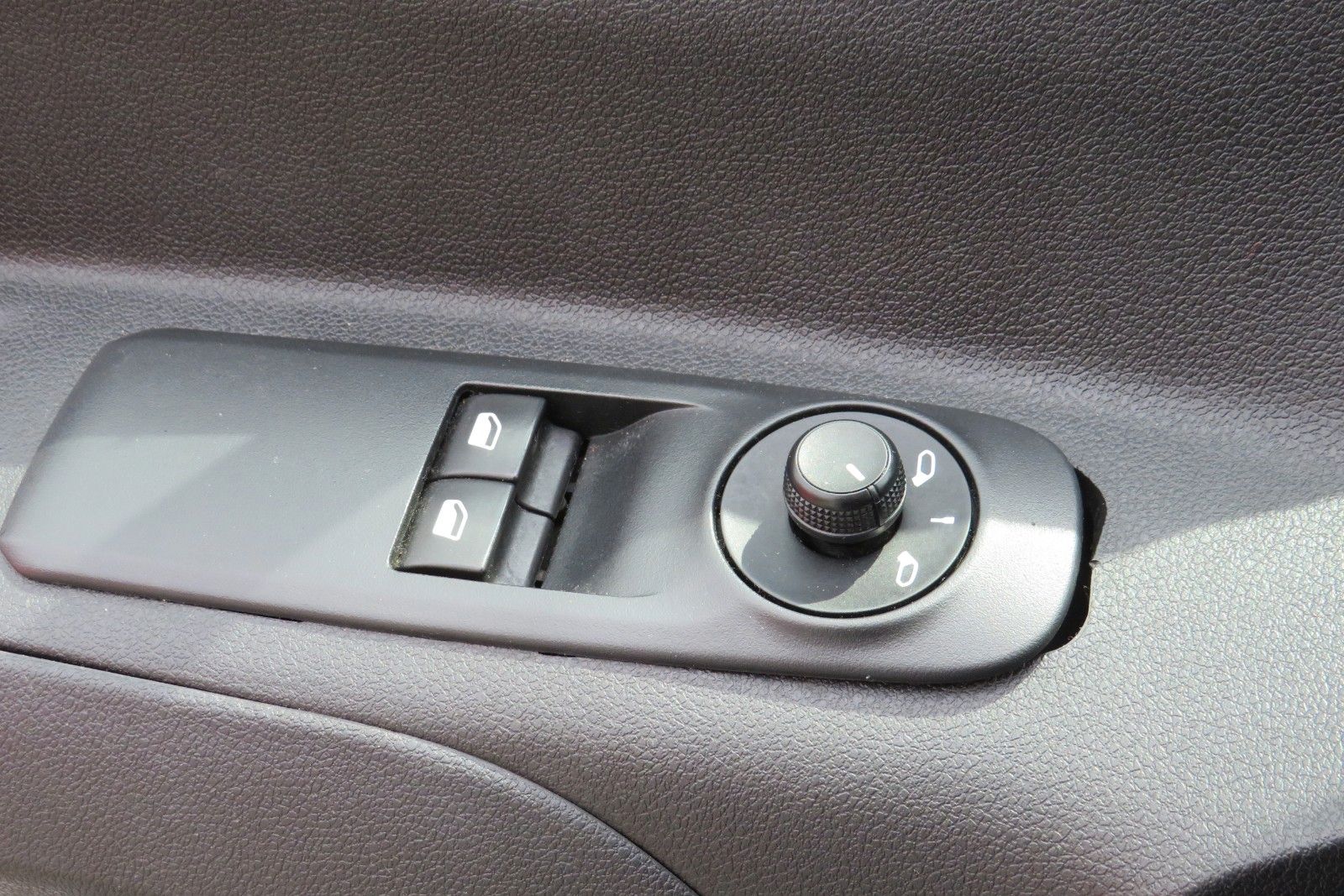 Fahrzeugabbildung Opel Combo Life E Edition NACI APP-CONNECT AHK 1.HD
