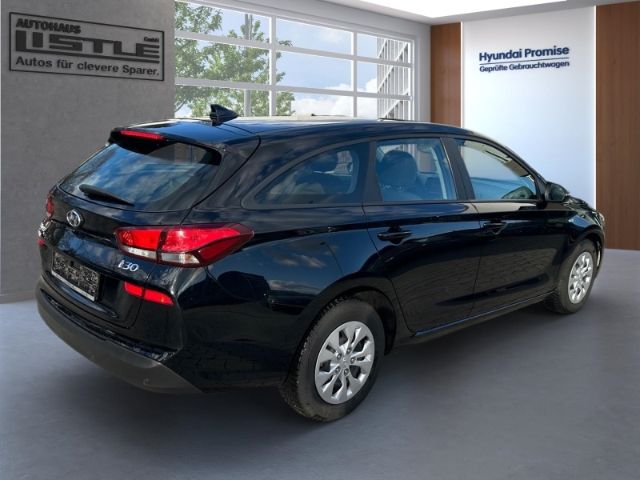 Fahrzeugabbildung Hyundai i30 cw Select Mild-Hybrid Klima,Sitzheiz,RFK,PDC