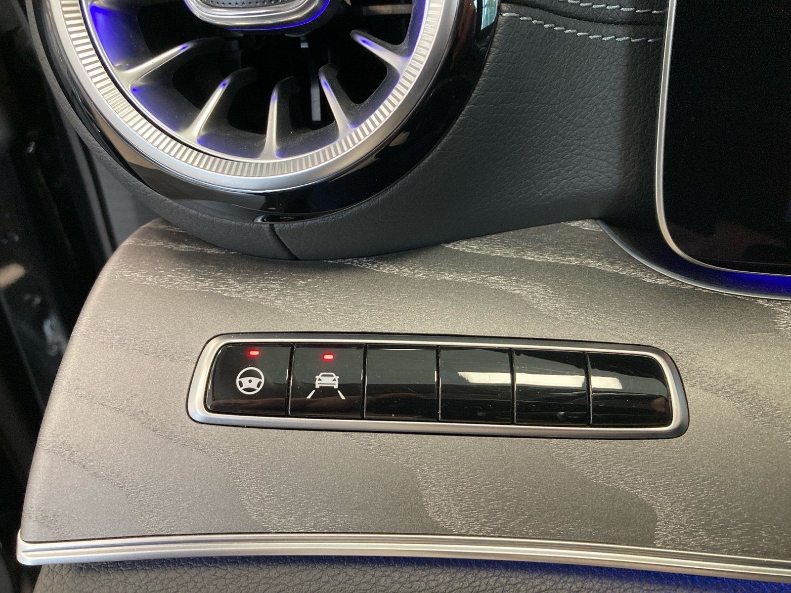 Fahrzeugabbildung Mercedes-Benz CLS 350 d 4M*Distronic*Schiebedach*Burmester*LED