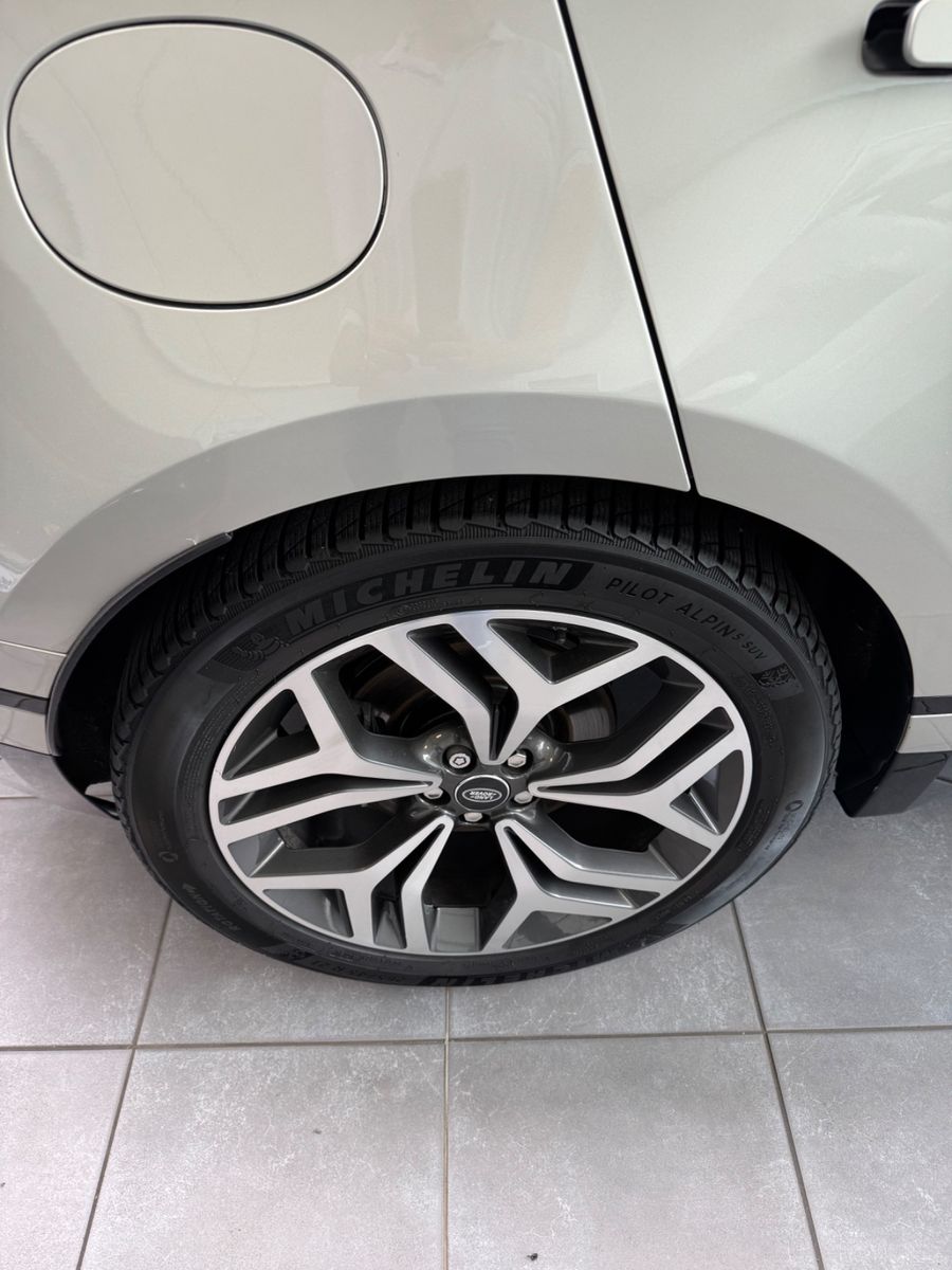 Fahrzeugabbildung Land Rover Range Rover Velar R-Dynamic HSE
