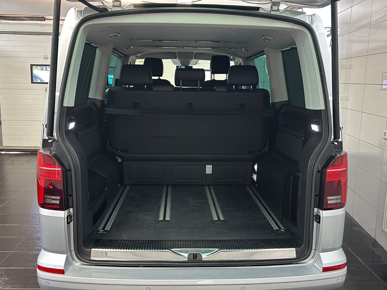 Volkswagen T6.1 Multivan Generation Six FWD Virtual LED foto 25