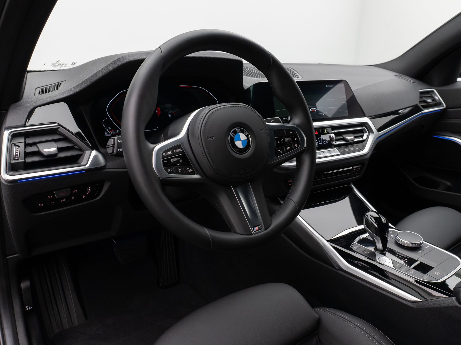 Fahrzeugabbildung BMW 318d Kamera DAB Sport Alarm Geschwindigkeitsreg